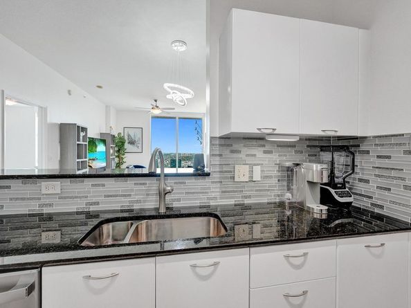 625 Casa Loma Boulevard Ph 06, Boynton Beach FL 33435