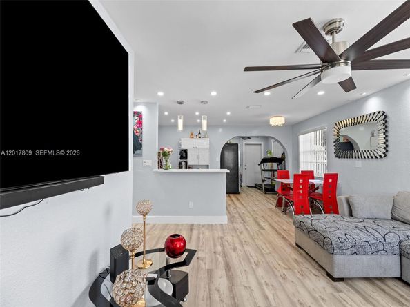 6432 Perry Street, Hollywood FL 33024