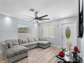 6432 Perry Street, Hollywood FL 33024