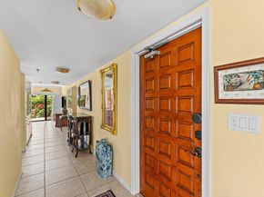 372 Golfview Road 101, North Palm Beach FL 33408