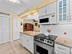 372 Golfview Road 101, North Palm Beach FL 33408