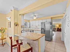 372 Golfview Road 101, North Palm Beach FL 33408