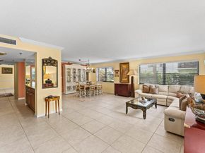 372 Golfview Road 101, North Palm Beach FL 33408