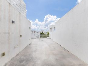 455 NE 39th Street 109, Miami FL 33137