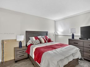 1911 Sabal Palm Drive 202, Davie FL 33324