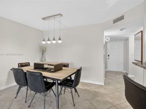1911 Sabal Palm Drive 202, Davie FL 33324