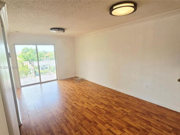 2441 SW 31st Avenue 207, Miami FL 33145