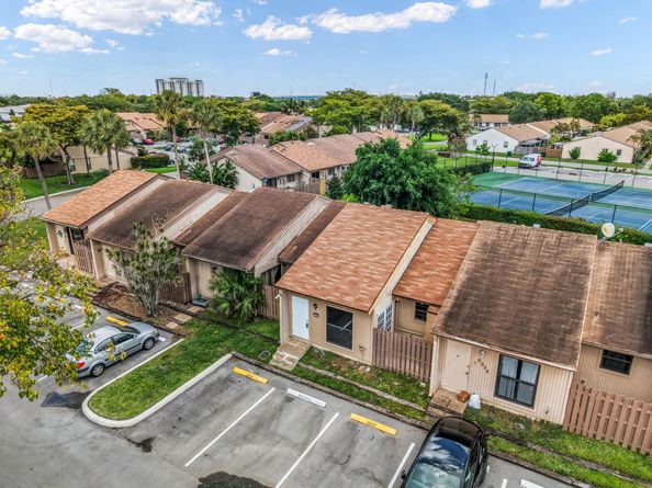 2026 SW 81st Way, Davie FL 33324