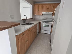 9678 Fontainebleau Boulevard 111, Miami FL 33172