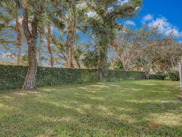 9503 Chapman Oak Court, Palm Beach Gardens FL 33410