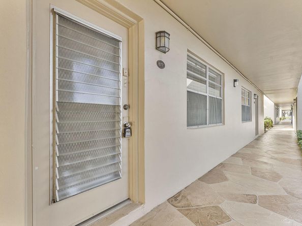 877 Flanders S, Delray Beach FL 33484