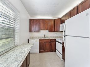 877 Flanders S, Delray Beach FL 33484
