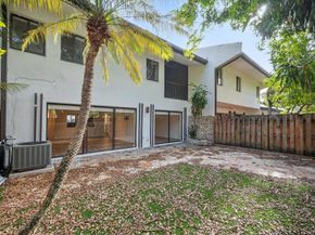 19986 NE 5th Court 4d, Miami FL 33179