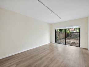 19986 NE 5th Court 4d, Miami FL 33179