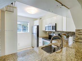 3095 N Oakland Forest Drive 104, Oakland Park FL 33309