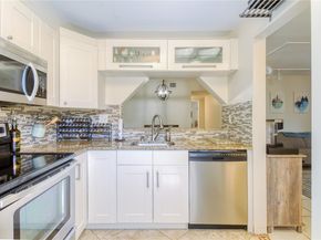 3095 N Oakland Forest Drive 104, Oakland Park FL 33309