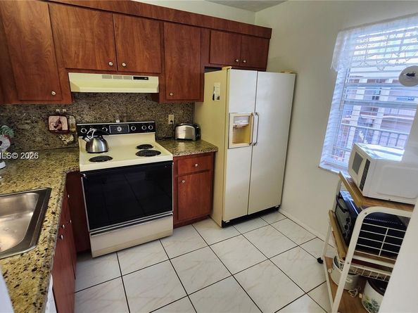 2821 Somerset Drive 400, Lauderdale Lakes FL 33311