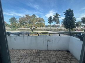 230 SW 1st Street G8, Pompano Beach FL 33060