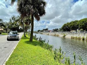 230 SW 1st Street G8, Pompano Beach FL 33060