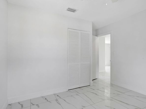 3060 NE 12th Ave, Pompano Beach FL 33064