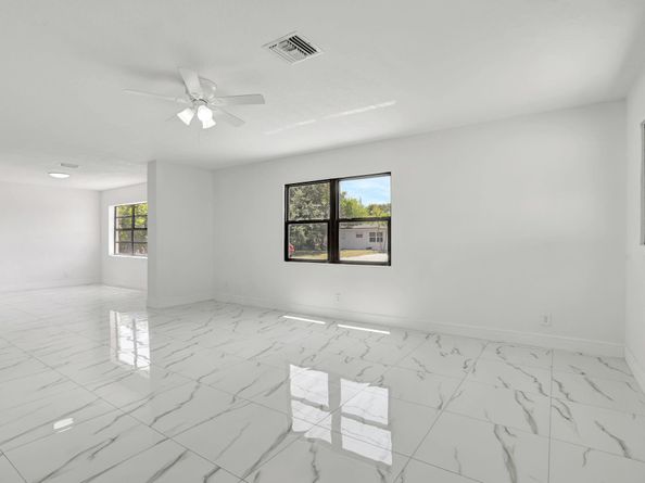 3060 NE 12th Ave, Pompano Beach FL 33064
