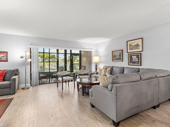 5106 Oakhill Lane 911, Delray Beach FL 33484