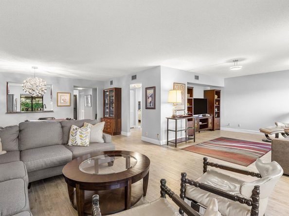 5106 Oakhill Lane 911, Delray Beach FL 33484