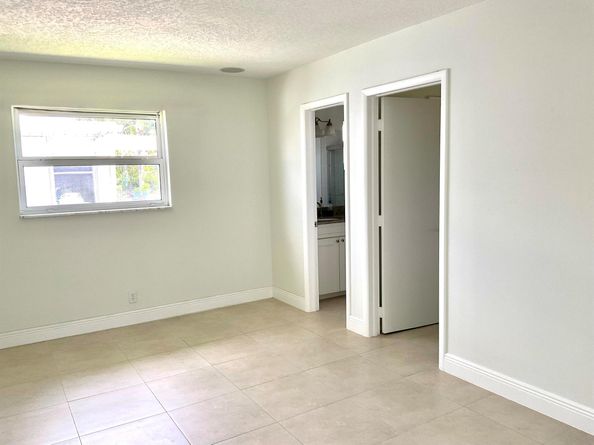 120 NW 10th Court, Boynton Beach FL 33426