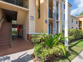 160 Yacht Club Way 109, Hypoluxo FL 33462