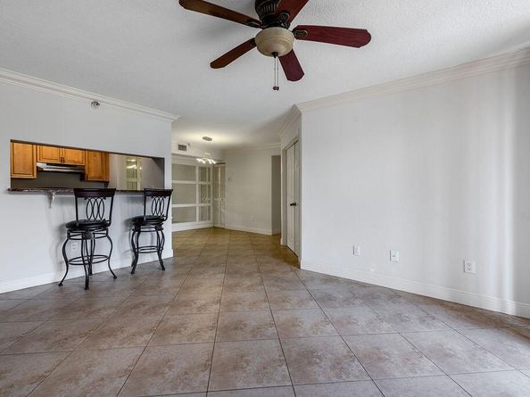 160 Yacht Club Way 109, Hypoluxo FL 33462