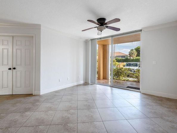 160 Yacht Club Way 109, Hypoluxo FL 33462