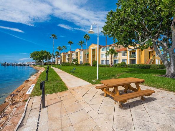 160 Yacht Club Way 109, Hypoluxo FL 33462