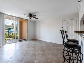 160 Yacht Club Way 109, Hypoluxo FL 33462