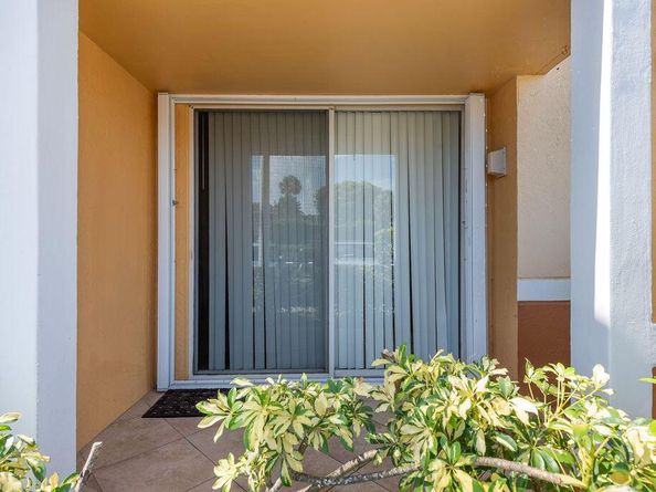 160 Yacht Club Way 109, Hypoluxo FL 33462