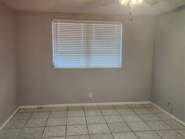 2801 NW 47 tER 403B, Lauderdale Lakes FL 33313