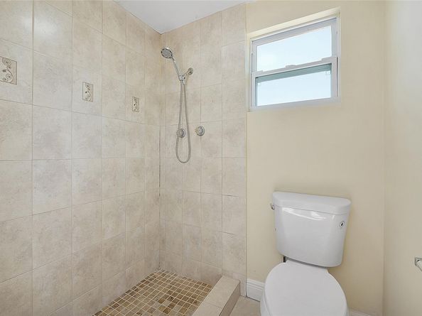 9680 NW 25th St, Sunrise FL 33322
