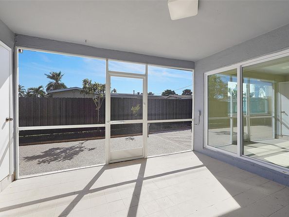 9680 NW 25th St, Sunrise FL 33322