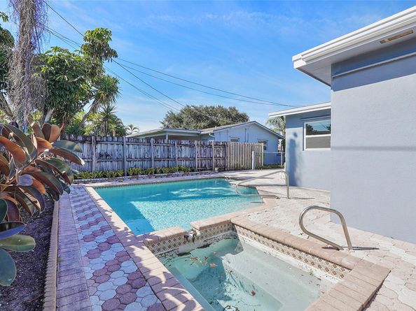 9680 NW 25th St, Sunrise FL 33322
