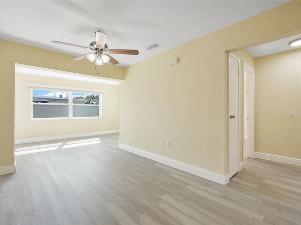 9680 NW 25th St, Sunrise FL 33322