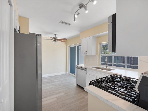 9680 NW 25th St, Sunrise FL 33322