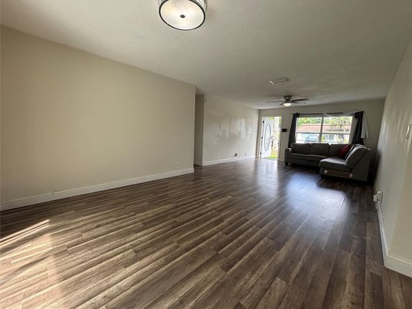 426 SW 79th Ter, North Lauderdale FL 33068