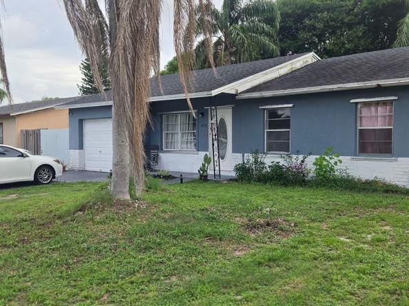 426 SW 79th Ter, North Lauderdale FL 33068