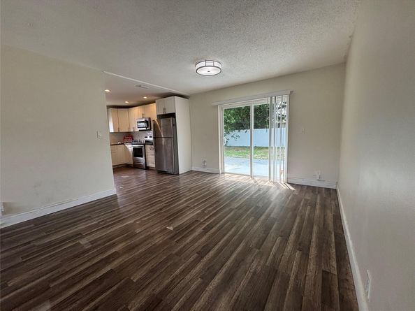 426 SW 79th Ter, North Lauderdale FL 33068