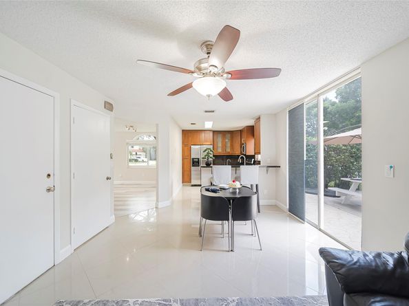 117 NW 118th Dr, Coral Springs FL 33071