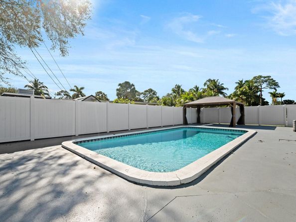 1900 SW 33rd Ave, Fort Lauderdale FL 33312