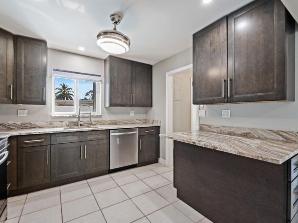 1900 SW 33rd Ave, Fort Lauderdale FL 33312