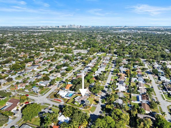 1900 SW 33rd Ave, Fort Lauderdale FL 33312