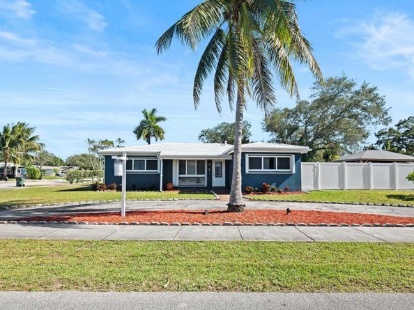 1900 SW 33rd Ave, Fort Lauderdale FL 33312