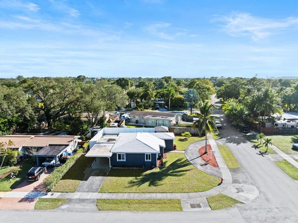 1900 SW 33rd Ave, Fort Lauderdale FL 33312