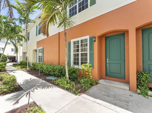 99 SW 7th Court, Pompano Beach FL 33060